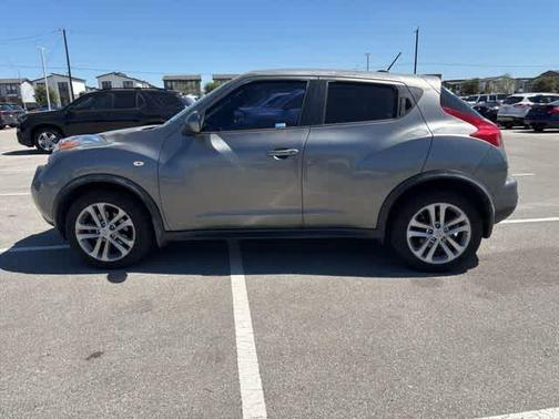 Gun Metallic 2011 Nissan Juke SL