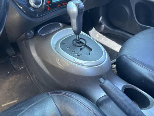 Gun Metallic 2011 Nissan Juke SL