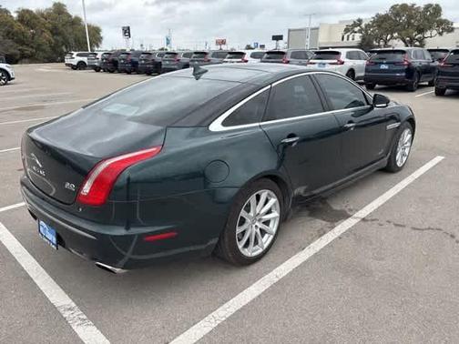 2013 Jaguar XJ Base