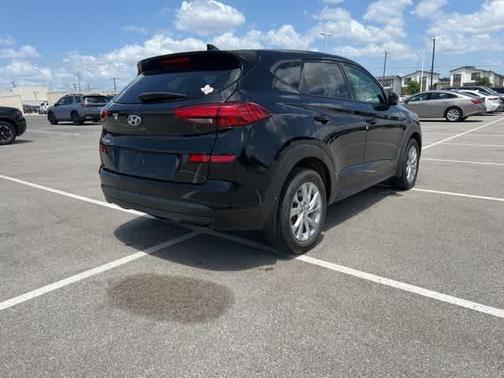 2021 Hyundai TUCSON SE