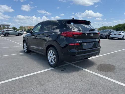 2021 Hyundai TUCSON SE