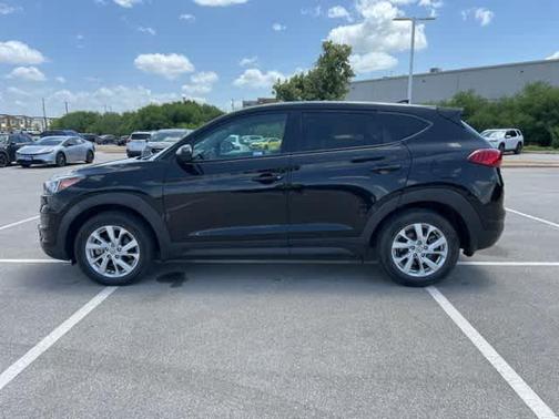 2021 Hyundai TUCSON SE