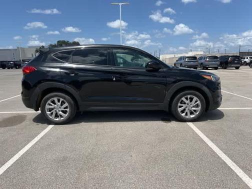 2021 Hyundai TUCSON SE