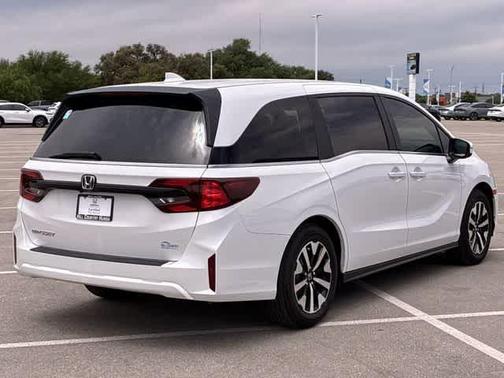 White 2026 Honda Odyssey EX-L