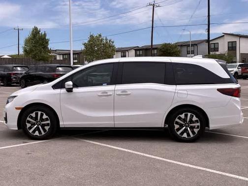 White 2026 Honda Odyssey EX-L