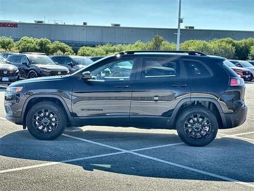 2023 Jeep Cherokee Altitude Lux