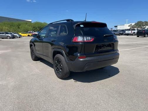 2023 Jeep Cherokee Altitude Lux