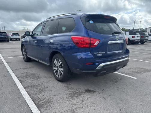 2018 Nissan Pathfinder SV