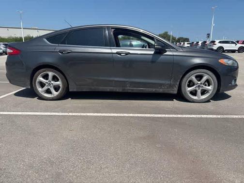 Magnetic 2016 Ford Fusion SE
