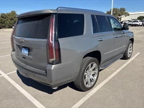 2017 Cadillac Escalade Luxury