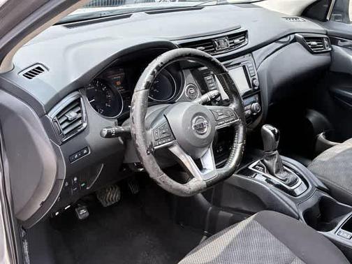Gun Metallic 2021 Nissan Rogue Sport SV