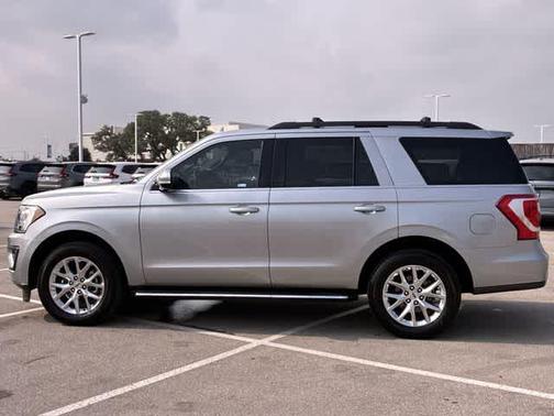 Iconic Silver Metallic 2021 Ford Expedition XLT