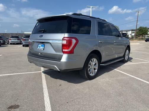 Iconic Silver Metallic 2021 Ford Expedition XLT