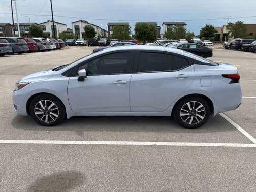 Gray Sky Pearl 2025 Nissan Versa 1.6 SV