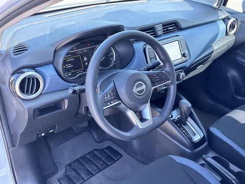 Gray Sky Pearl 2025 Nissan Versa 1.6 SV