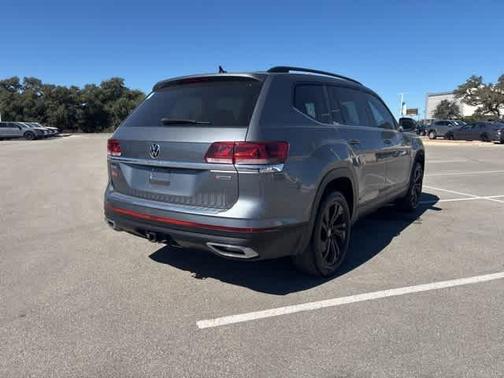2022 Volkswagen Atlas 3.6L SE w/Technology