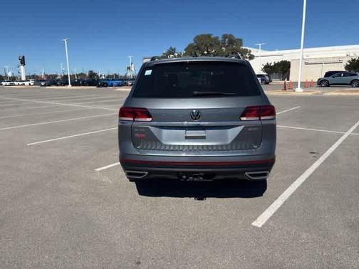 2022 Volkswagen Atlas 3.6L SE w/Technology