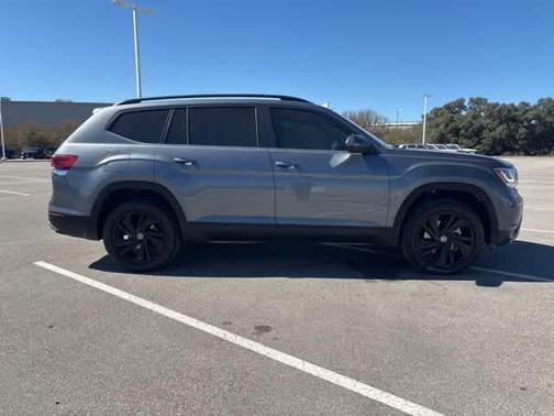 2022 Volkswagen Atlas 3.6L SE w/Technology
