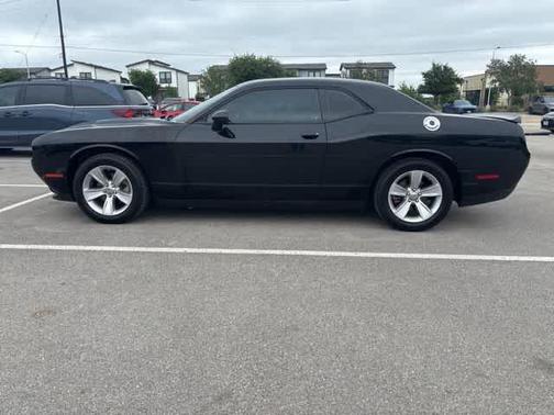Pitch Black Clearcoat 2023 Dodge Challenger SXT