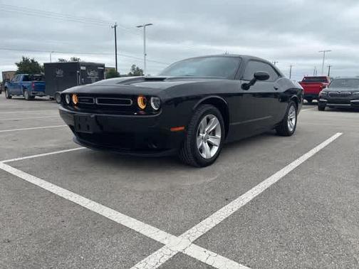 Pitch Black Clearcoat 2023 Dodge Challenger SXT