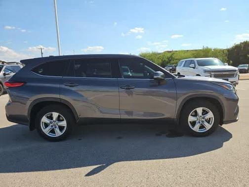 2021 Toyota Highlander LE