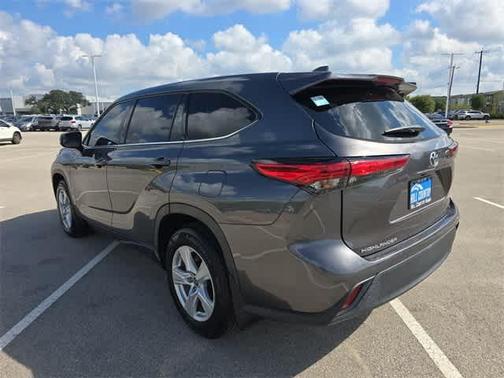 2021 Toyota Highlander LE