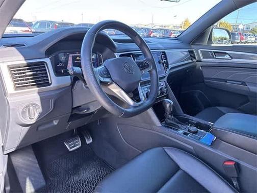 2023 Volkswagen Atlas Cross Sport 2.0T SEL R-Line Black