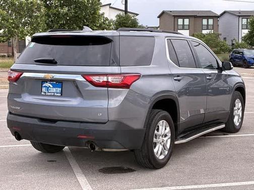 Satin Steel Metallic 2021 Chevrolet Traverse LT Cloth