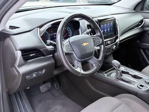 Satin Steel Metallic 2021 Chevrolet Traverse LT Cloth