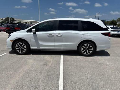White 2026 Honda Odyssey EX-L