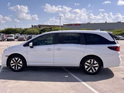 White 2026 Honda Odyssey EX-L