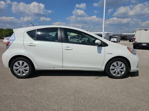 2014 Toyota Prius c Four