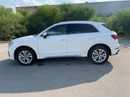 2023 Audi Q3 45 S line Premium