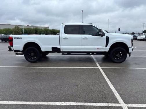 Oxford White 2024 Ford F-250 Lariat