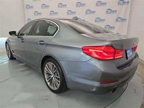 2019 BMW 530 i