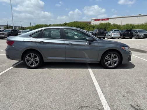 Platinum Gray Metallic 2024 Volkswagen Jetta 1.5T SE