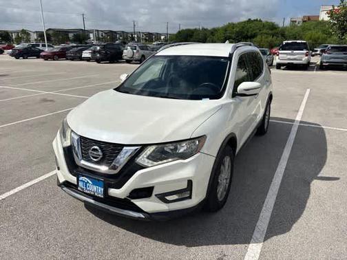 White 2017 Nissan Rogue SV