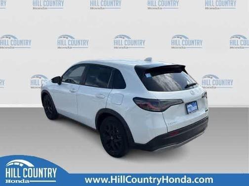 Platinum White Pearl 2024 Honda HR-V Sport