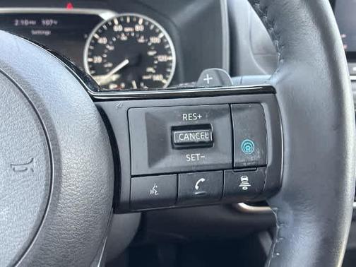 White 2021 Nissan Rogue SV
