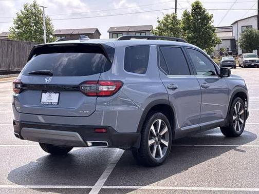 Sonic Gray Pearl 2023 Honda Pilot Elite