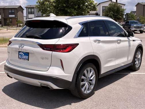 Majestic White 2022 INFINITI QX50 Luxe