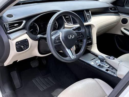 Majestic White 2022 INFINITI QX50 Luxe