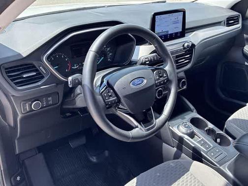 Star White 2022 Ford Escape SE