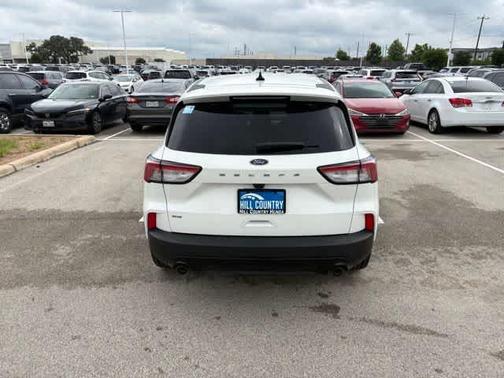 Star White 2022 Ford Escape SE