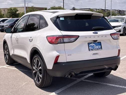Star White 2022 Ford Escape SE