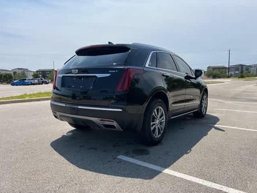 2022 Cadillac XT5 Premium Luxury