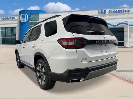 Platinum White Pearl 2026 Honda Pilot Elite