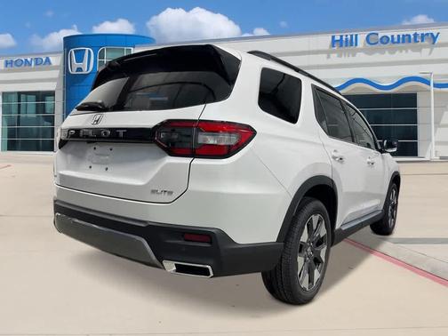 Platinum White Pearl 2026 Honda Pilot Elite
