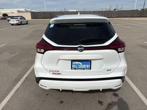 2024 Nissan Kicks SR