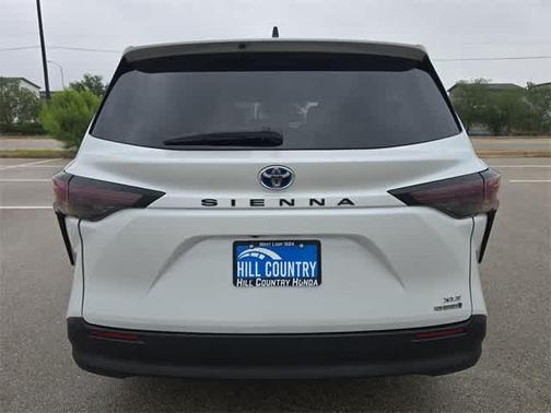 2023 Toyota Sienna XLE